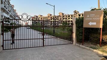Apartemen, 3 kamar tidur, akses difabel, Boleh Merokok | Pintu masuk properti