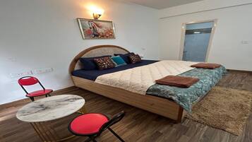 Apartment, 3 Bedrooms, Accessible, Smoking | 3 bedrooms