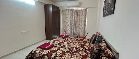Apartment, 3 Bedrooms, Accessible, Smoking | 3 bedrooms