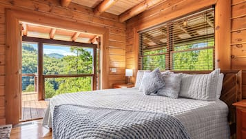 5 bedrooms, iron/ironing board, travel cot, free WiFi