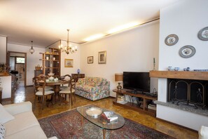Téléviseur, foyer