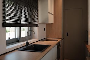 Réfrigérateur, four, plaque de cuisson, lave-vaisselle