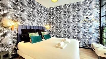 1 bedroom, internet, bed sheets