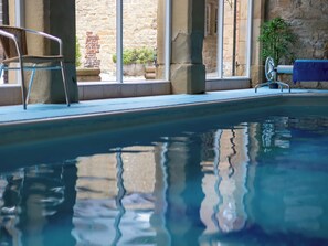 Una piscina techada