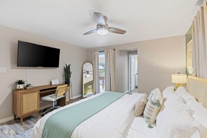 3 bedrooms, desk, iron/ironing board, travel crib