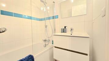 Hair dryer, towels