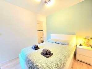 1 bedroom, internet, bed sheets