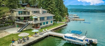 Waterfront Home on Lake Pend Oreille River with boat lift and Easy Access