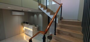 ฝ่ายต้อนรับ