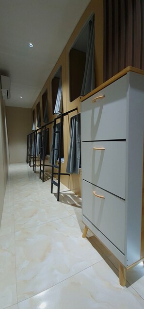 Shared Dormitory, Mixed Dorm | Premium bedding, free WiFi, bed sheets