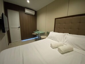 Habitación doble superior, 1 cama Queen size | Ropa de cama de alta calidad, wifi gratis y ropa de cama 