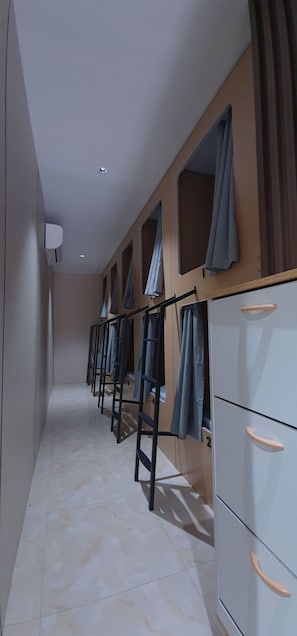 Shared Dormitory, Mixed Dorm | Premium bedding, free WiFi, bed sheets