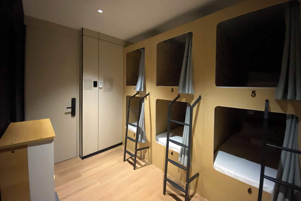 共用宿舍, 僅限男士 | 高級寢具、免費 Wi-Fi、床單