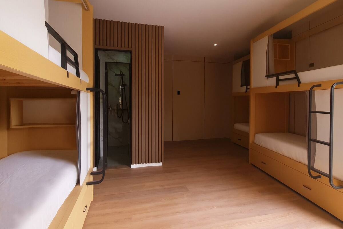 Shared Dormitory, Women only, Balcony | Premium bedding, free WiFi, bed sheets