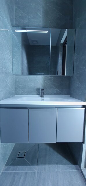 Dortoir Partagé, hommes uniquement | Salle de bain