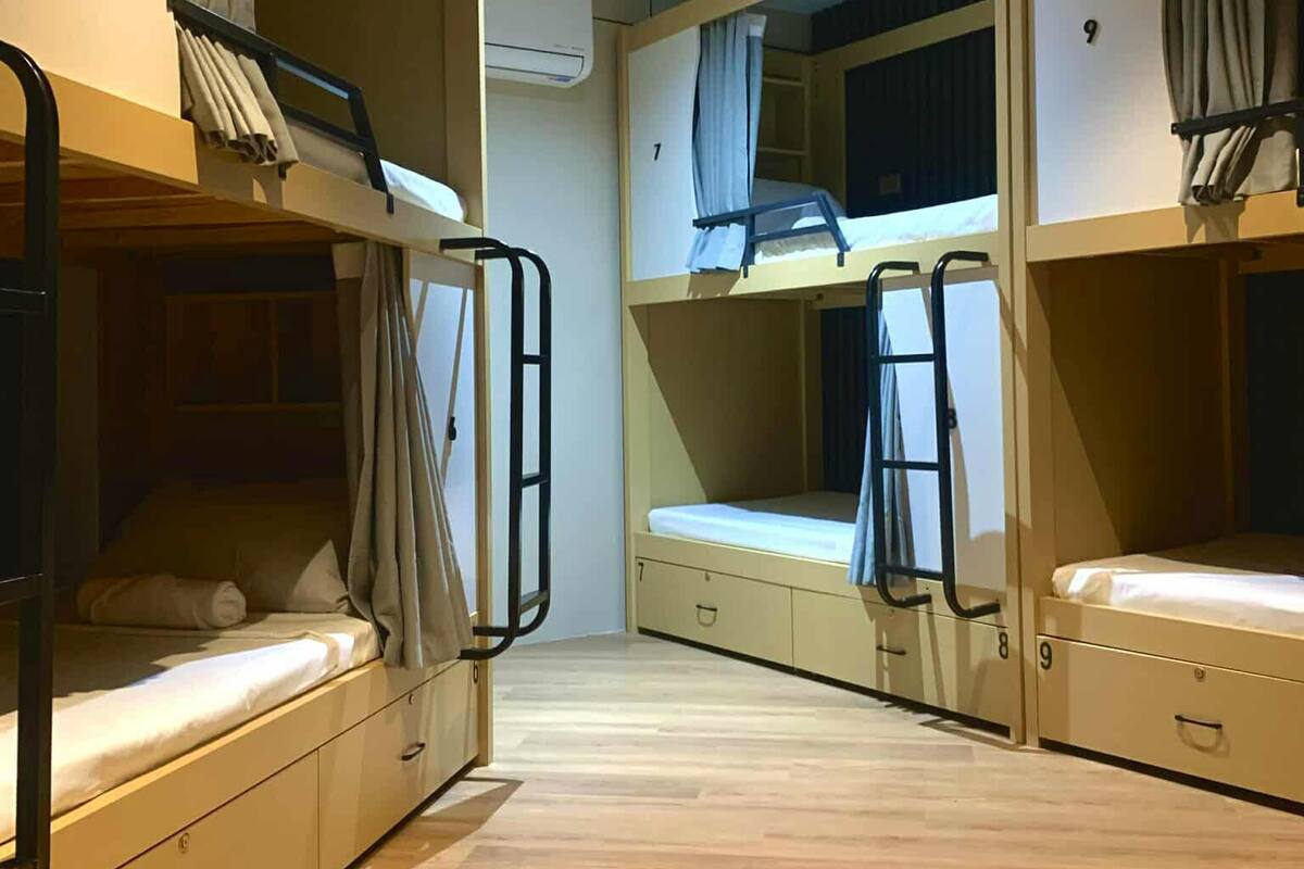 共用宿舍, 僅限男士 | 高級寢具、免費 Wi-Fi、床單