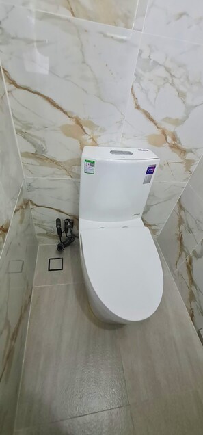 Dortoir Partagé, femmes uniquement, balcon | Salle de bain