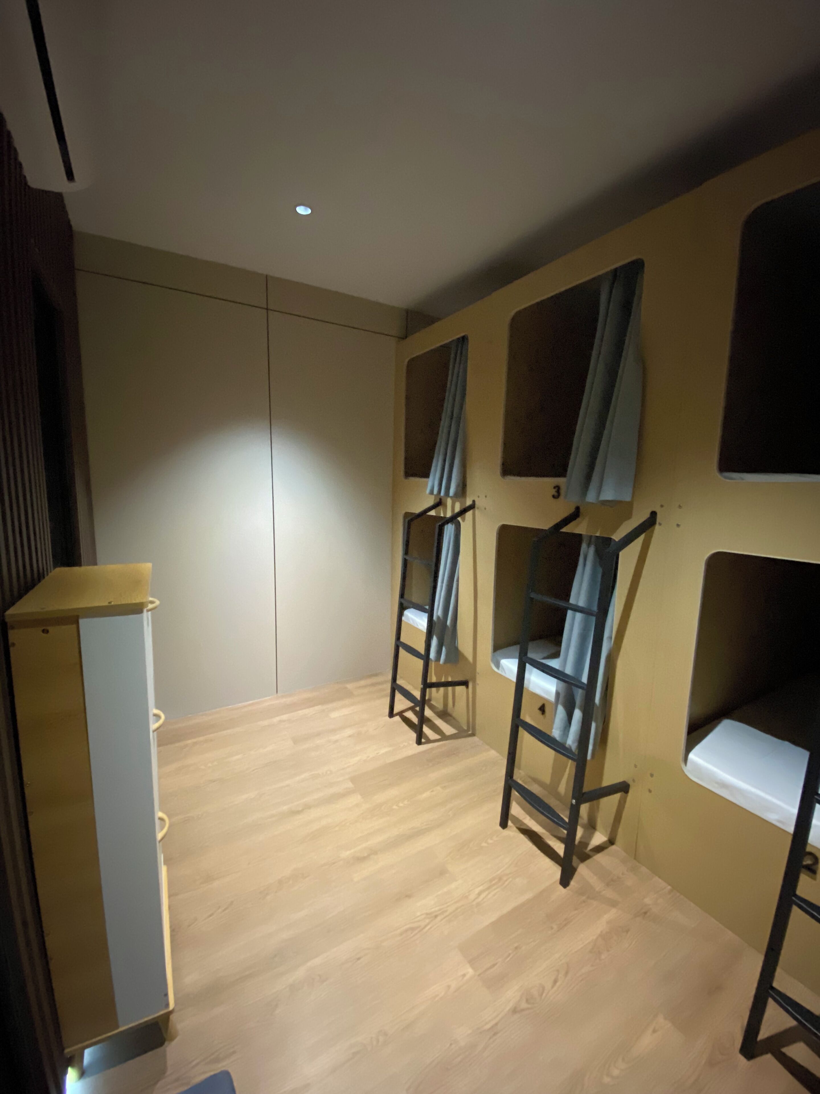 Dortoir Partagé, femmes uniquement