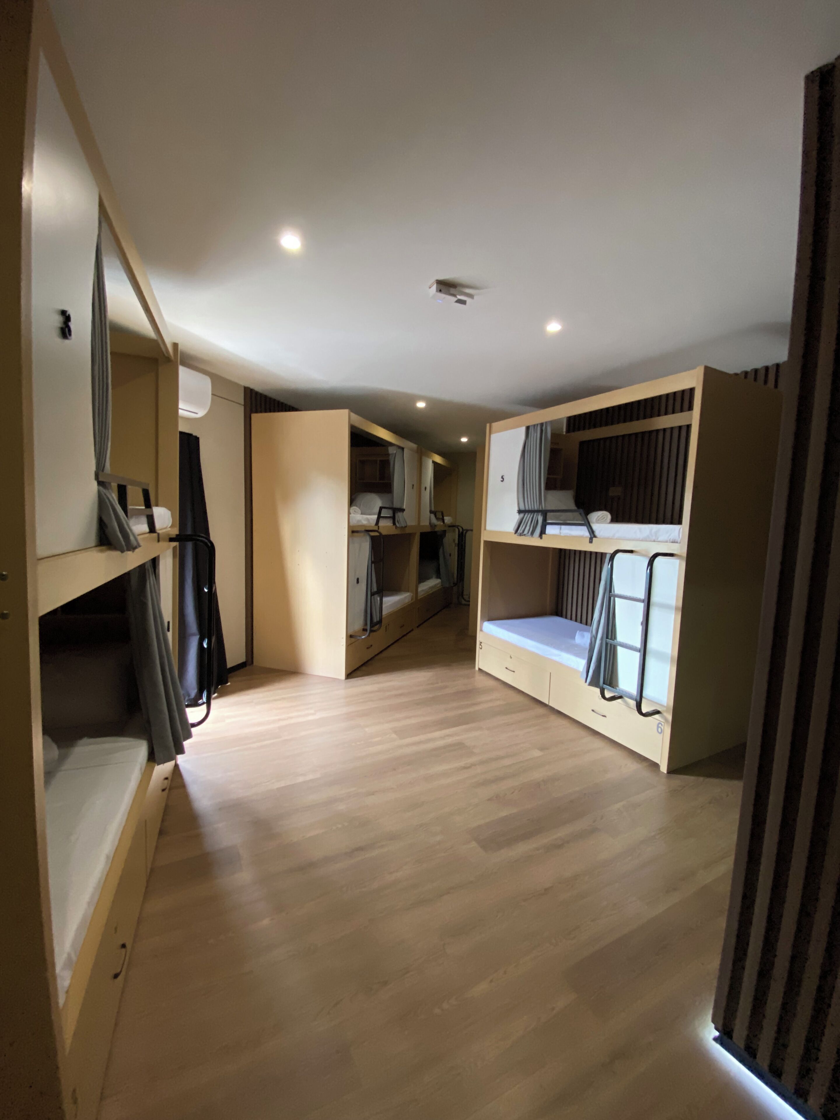 共用宿舍, 僅限女士, 露台 | 高級寢具、免費 Wi-Fi、床單