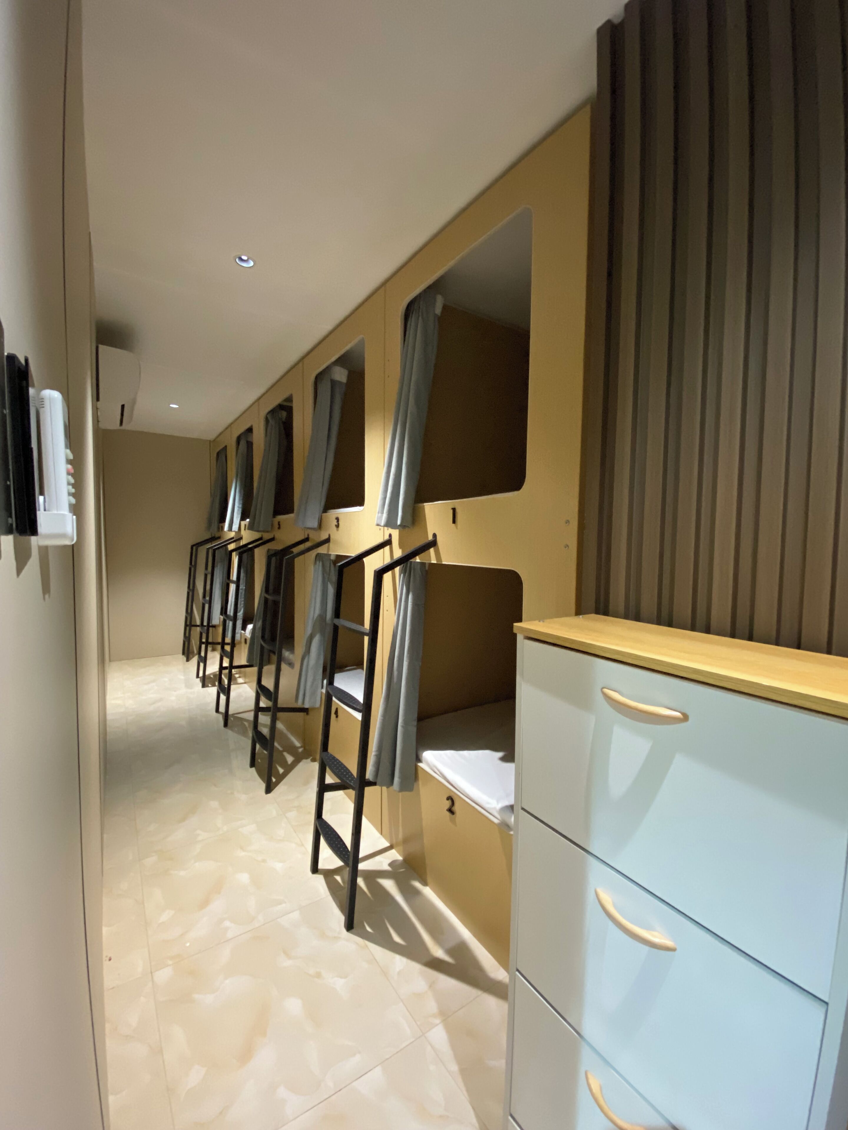 Dortoir Partagé, dortoir mixte