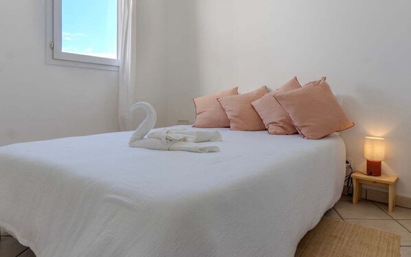 Desk, internet, bed sheets