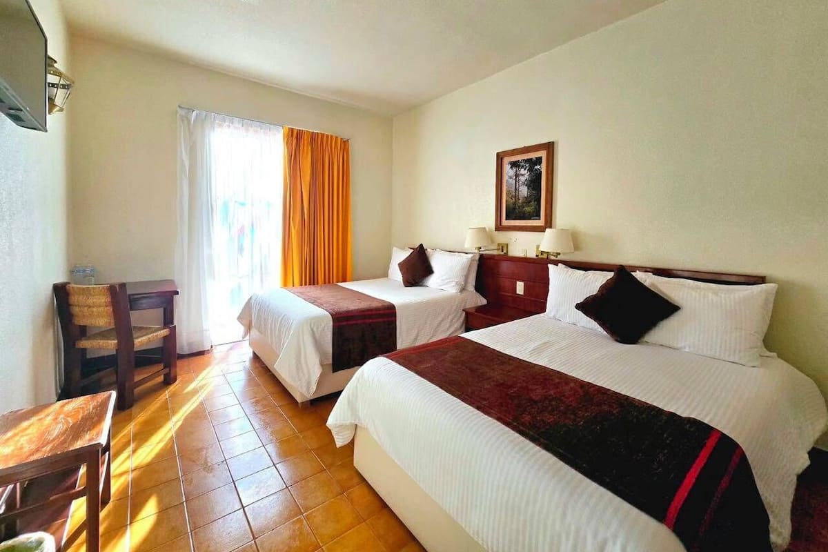 Comfort-Doppelzimmer, Stadtblick | Schreibtisch, Verdunkelungsvorhänge