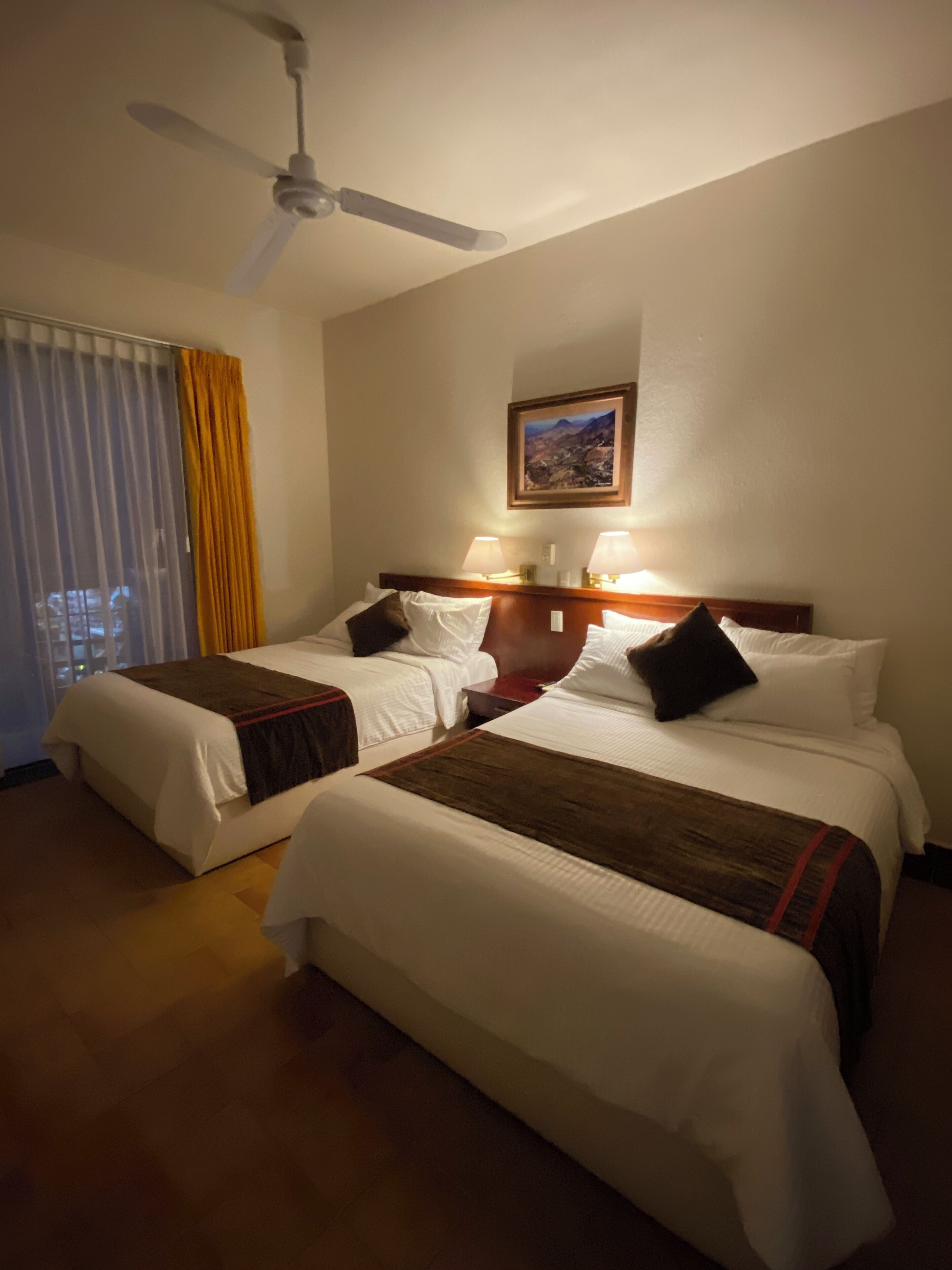 Chambre Double, vue ville | Bureau, rideaux occultants, Wi-Fi gratuit, draps fournis