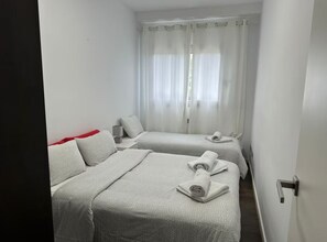 5 bedrooms, iron/ironing board, WiFi, bed sheets
