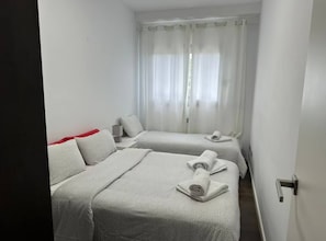 5 bedrooms, in-room safe, desk, iron/ironing board