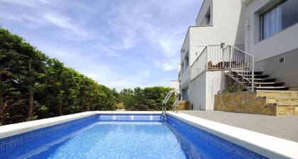 Luxury Villa Mont Rodó in Sitges with private swimming pool and parking