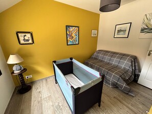3 bedrooms, individually furnished