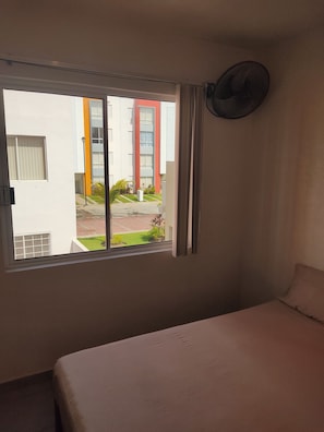 2 soveværelser, skrivebord, strygejern/strygebræt, gratis Wi-Fi