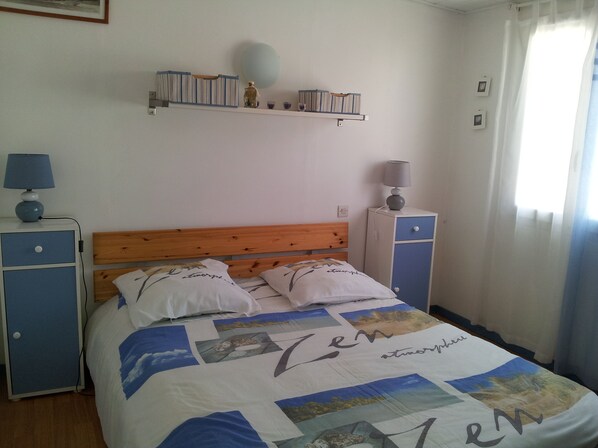 1 habitación, tabla de planchar con plancha y wifi gratis 