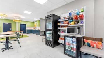 Free daily continental breakfast