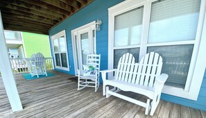 Terrace/patio - 4BR Fort Morgan Gem: Stunning Gulf Views, Across From New Pool, Steps To Beach (Gulf Shores)
