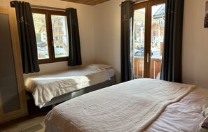 5 bedrooms, iron/ironing board, free WiFi, bed sheets