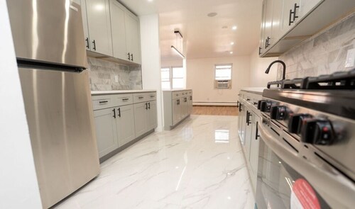 Entire Home Calm 2-bedroom private rooms located in a house in Brooklyn