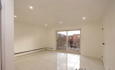 Calm 1-bedroom private room located in a house in Brooklyn with AC, WiFi
