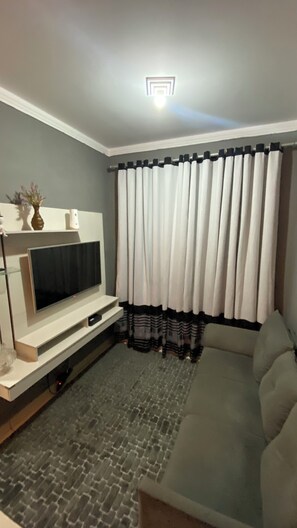TV - Family apartment (Unknown)