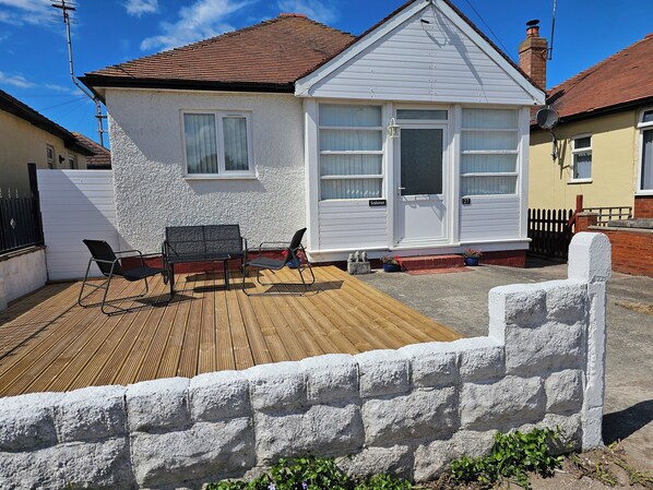 Cottage | Outdoor dining - Seahorses (Rhyl)