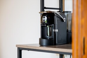 Kaffee und/oder Kaffeemaschine
