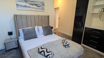 Apartemen Deluks, pemandangan kota | Meja kerja, ruang kerja ramah laptop, dan Wi-Fi gratis