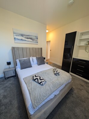 Departamento Deluxe, vista a la ciudad | Escritorio, espacio para trabajar con laptop y wifi gratis 