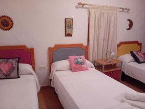 3 chambres, fer et planche à repasser, Wi-Fi, literie fournie