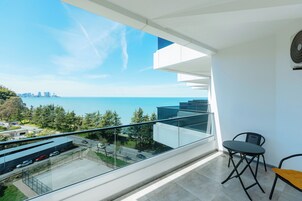Apartamento estándar, balcón, vistas a la playa | Vistas del balcón