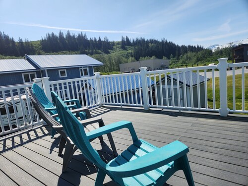 Saltwater and Snowflakes a welcoming 4-bedroom house with WiFi in Valdez