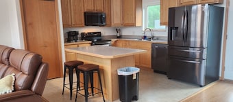 Saltwater and Snowflakes a welcoming 4-bedroom house with WiFi in Valdez
