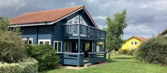 Honeypot Lodge
Scandinavian Style, on-site golf course.