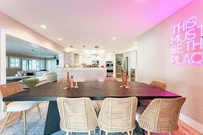 غرفة لتناول الطعام