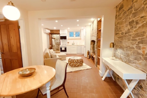 Historic Downtown Hideaway